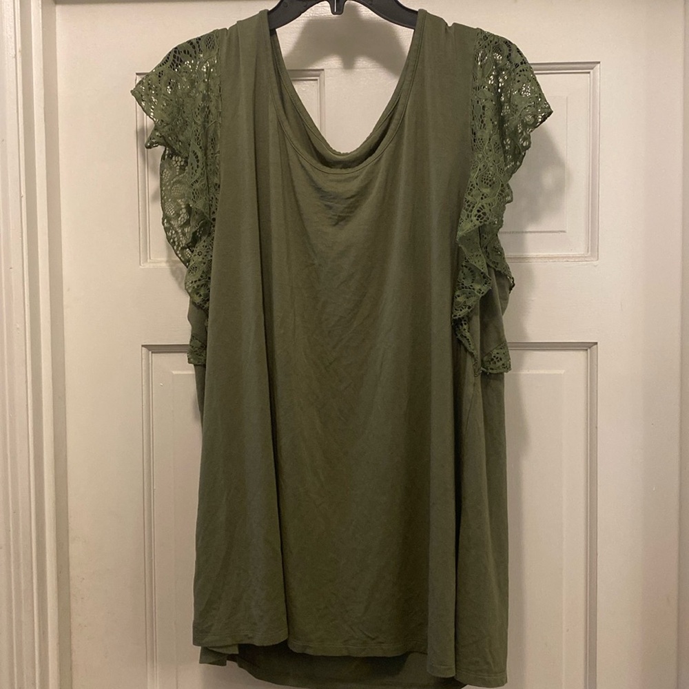 Torrid Lace Sleeve Top Size 2 GUC